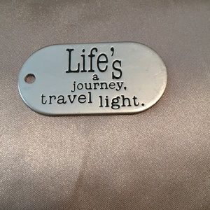 Hugo boss life‘s a journey travel light necklace
